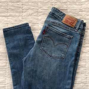 Levi’s 711 Skinny, size 27.